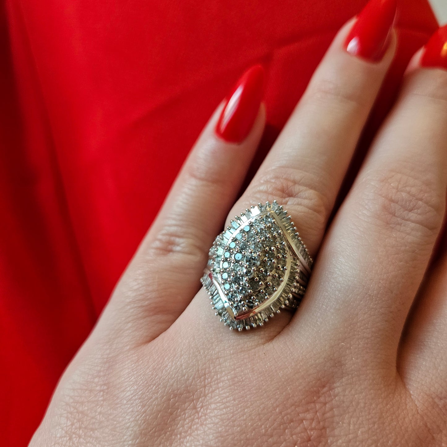 10kt white gold / 2ctw natural diamon