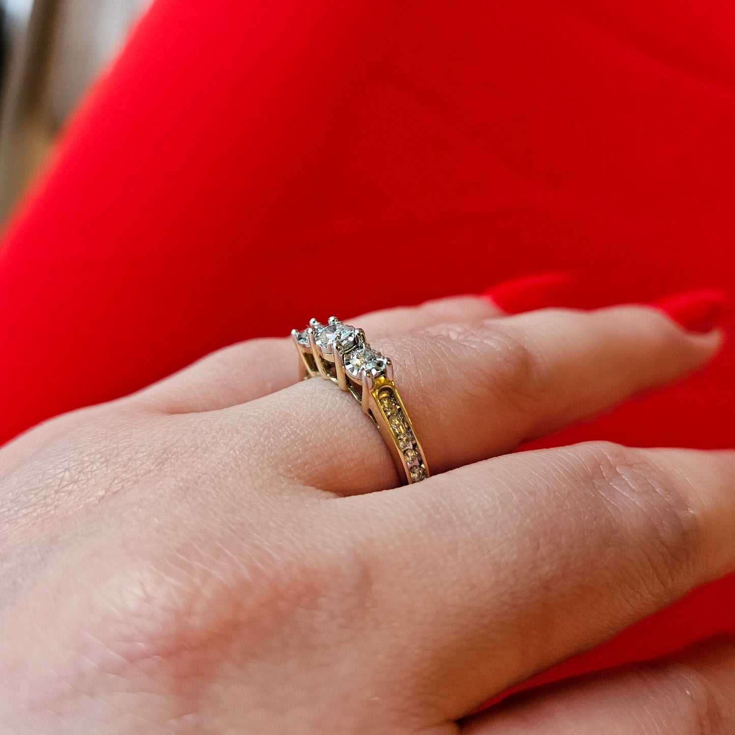 10kt yellow gold natural diamond