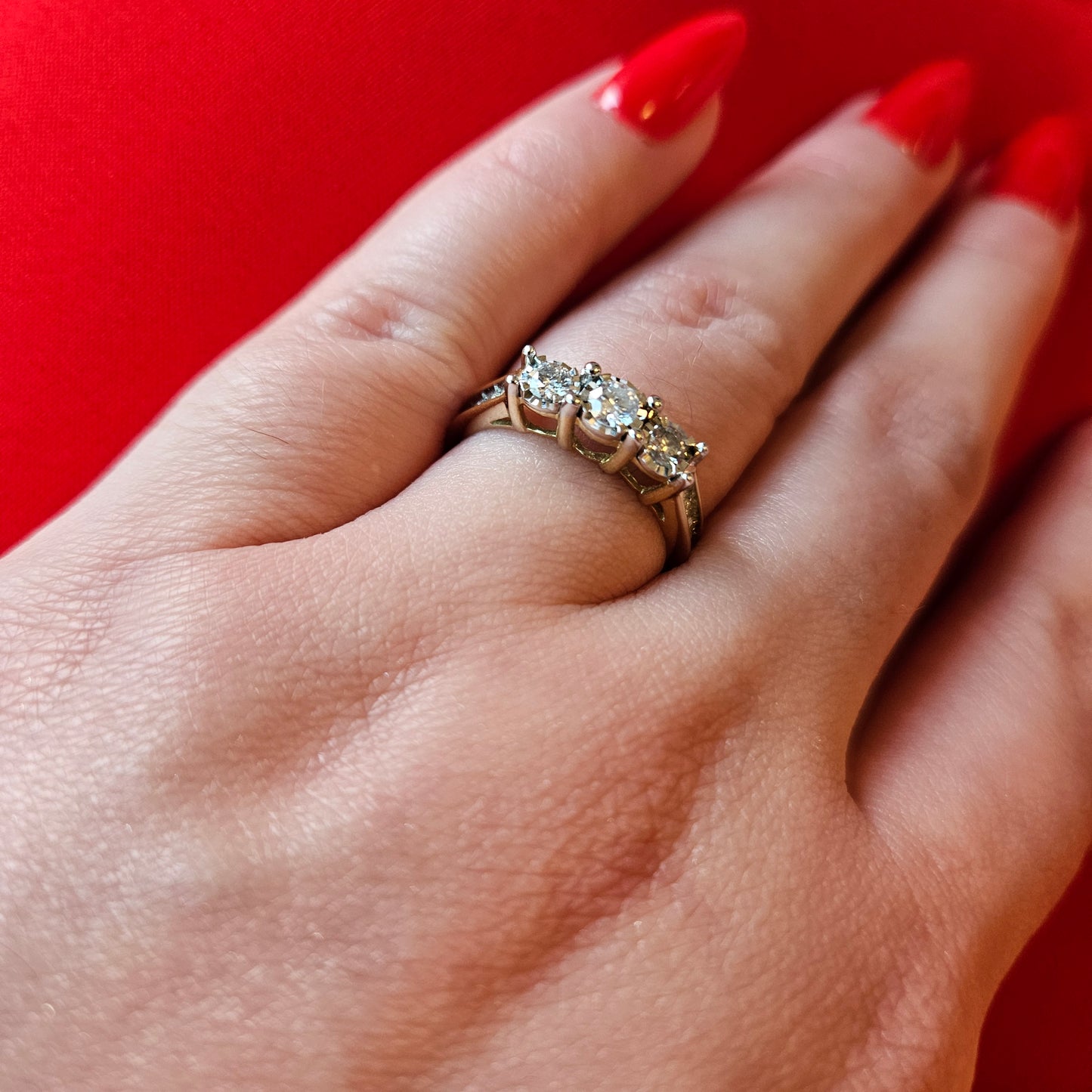 10kt yellow gold natural diamond