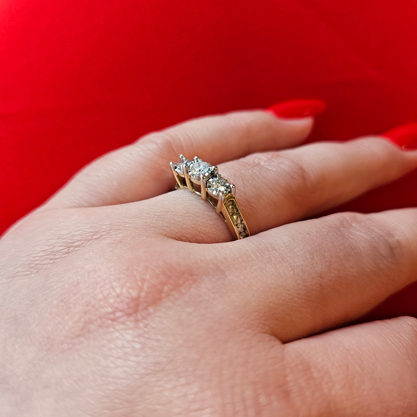 10kt yellow gold natural diamond